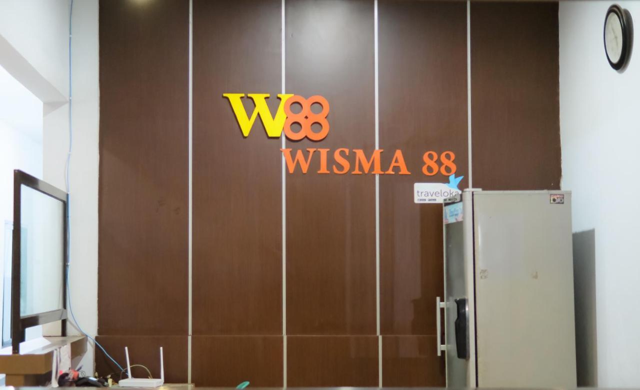 Wisma 88 Gorontalo Exterior photo