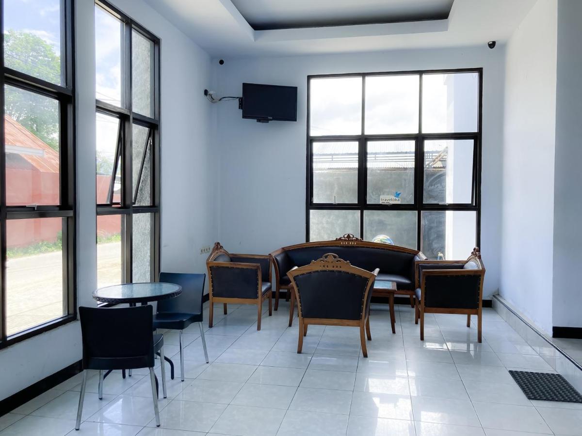 Wisma 88 Gorontalo Exterior photo